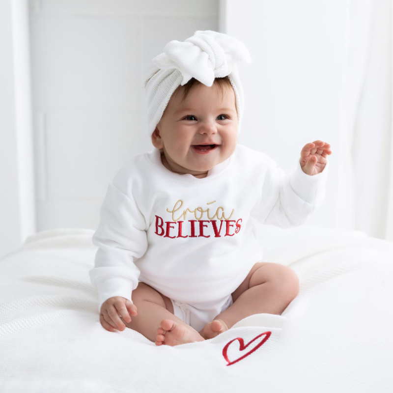 Christmas Sweatshirt "Baby Believes"